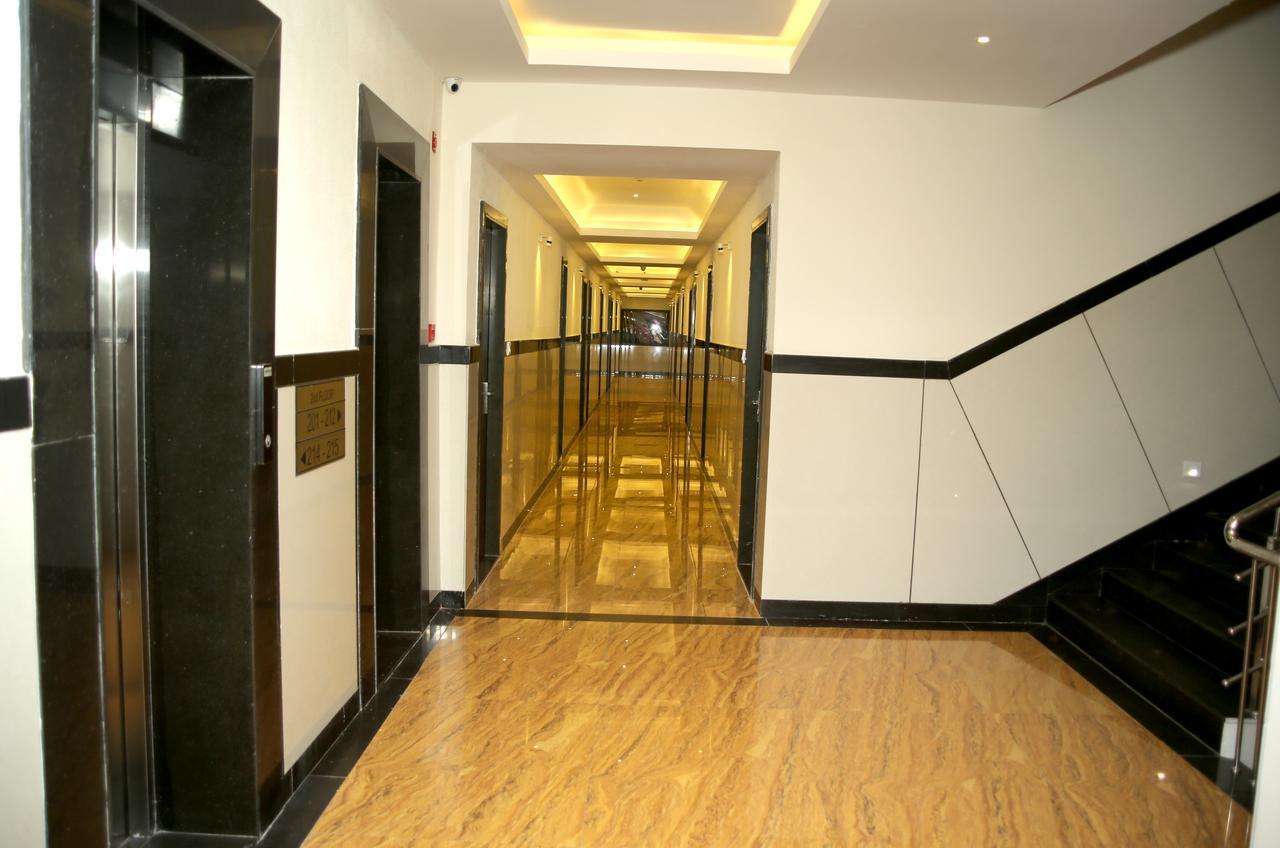 Hotel Lavanya Palace Ratlām Buitenkant foto