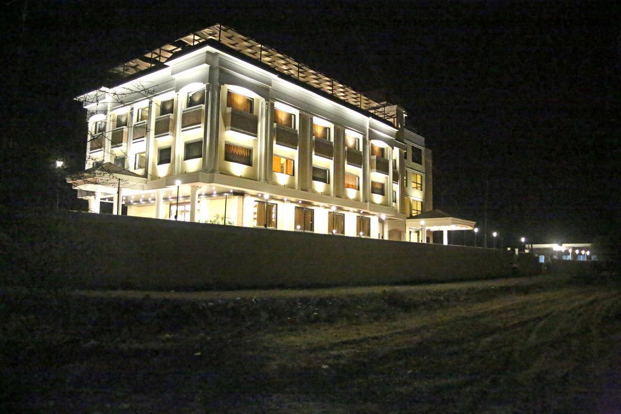 Hotel Lavanya Palace Ratlām Buitenkant foto