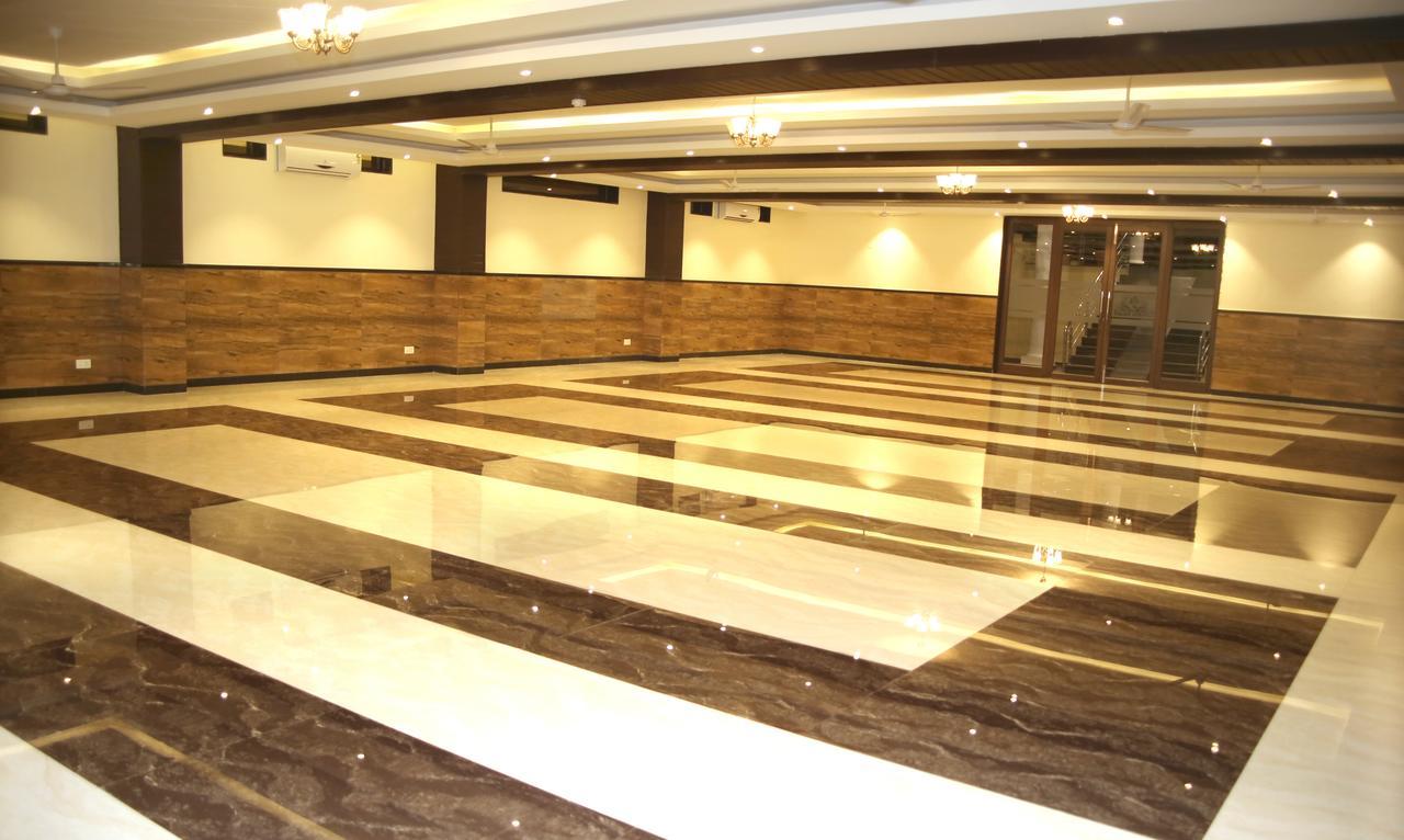 Hotel Lavanya Palace Ratlām Buitenkant foto